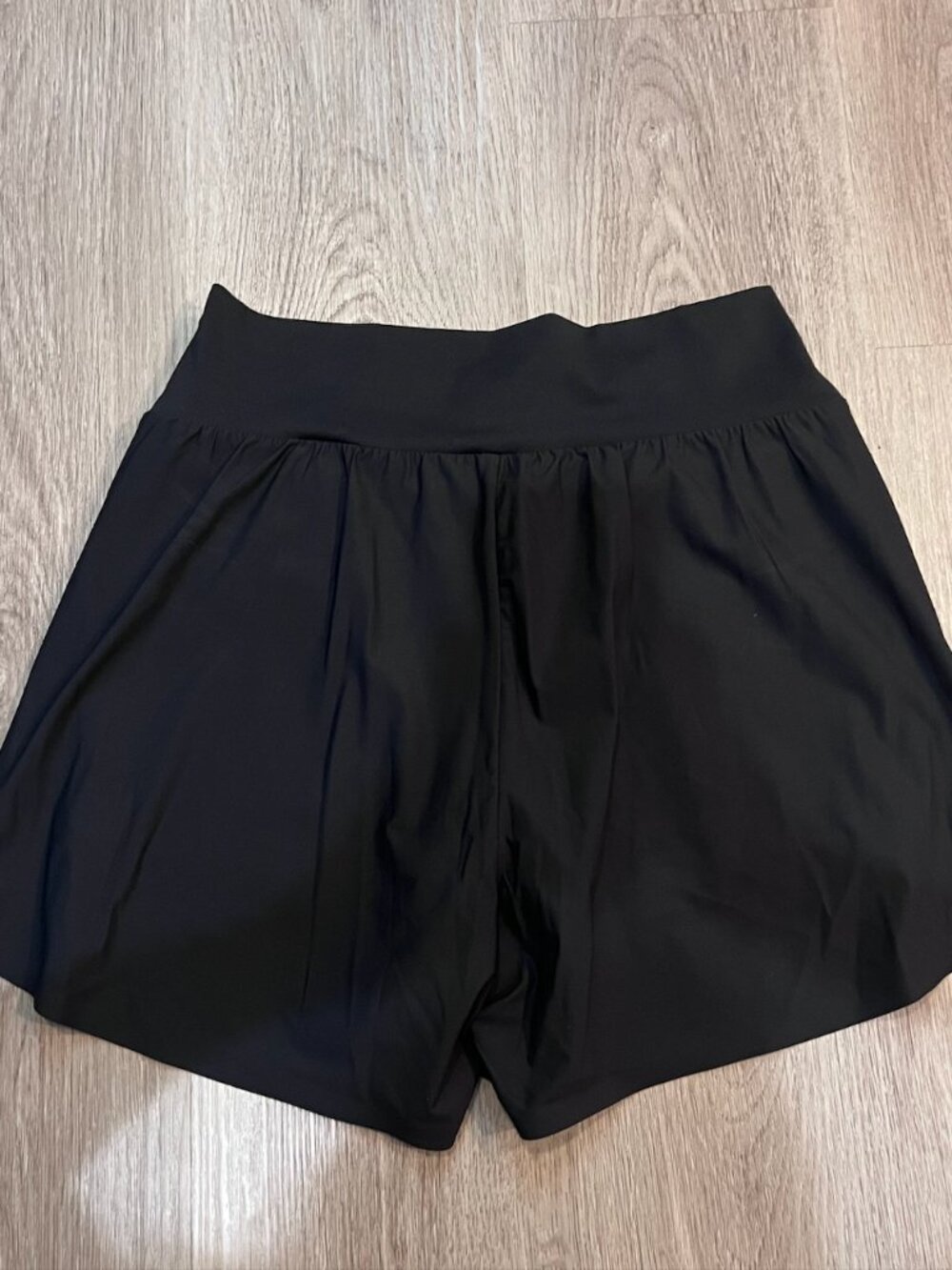 NEW Uniqlo Black Active Shorts Size Medium NEW - Picture 5 of 6
